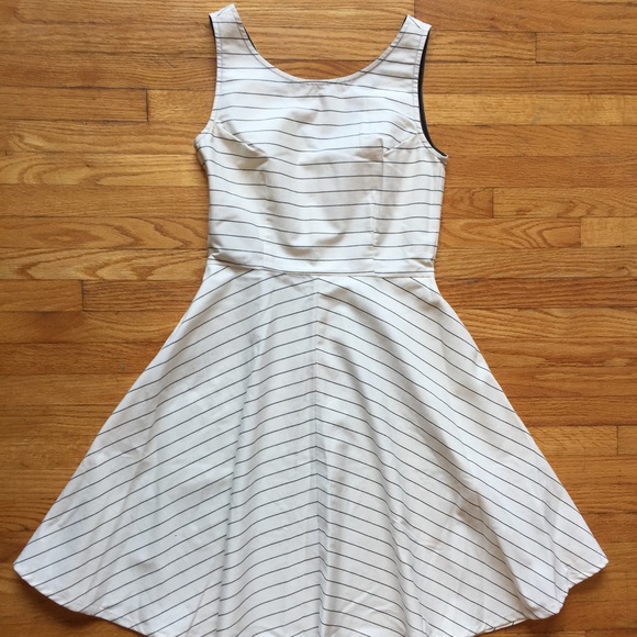 Amanda Moss A-Line White Striped Summer Dress - Picture 1 of 3